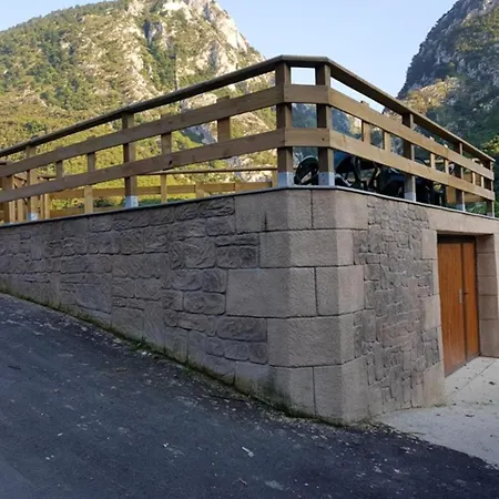 Casa De 3 En Trescares, Con Magnificas Vistas A Las Montanas Y J... *